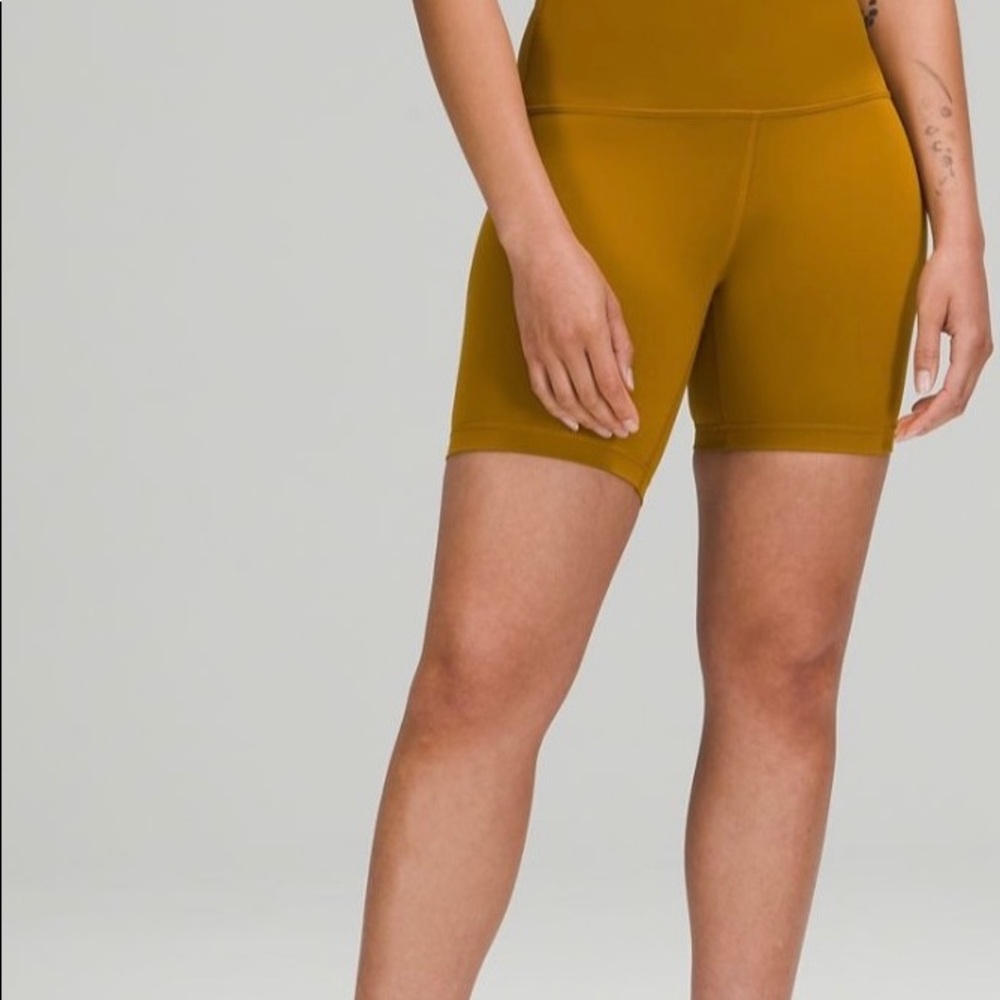 Wunder Train High rise shorts 6” - Picture 5 of 5